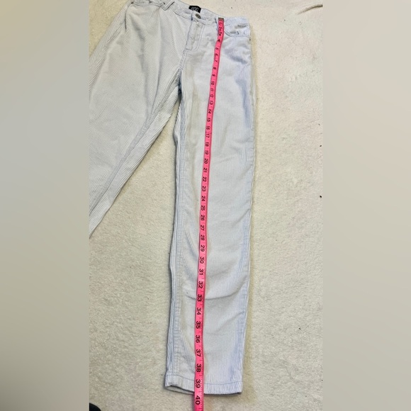 BDG Urban Outfitters Mom High-Rise Corduroy Pants - Size 26 - Picture 4 of 12